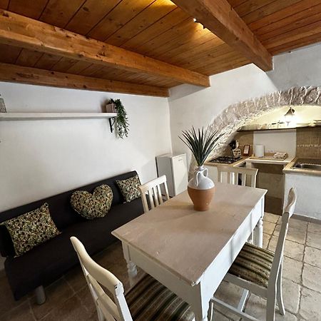 אוסטוני La 9 Guest House מראה חיצוני תמונה