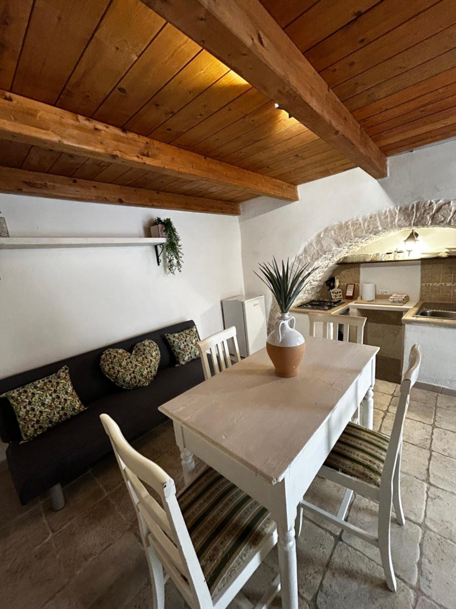 אוסטוני La 9 Guest House מראה חיצוני תמונה