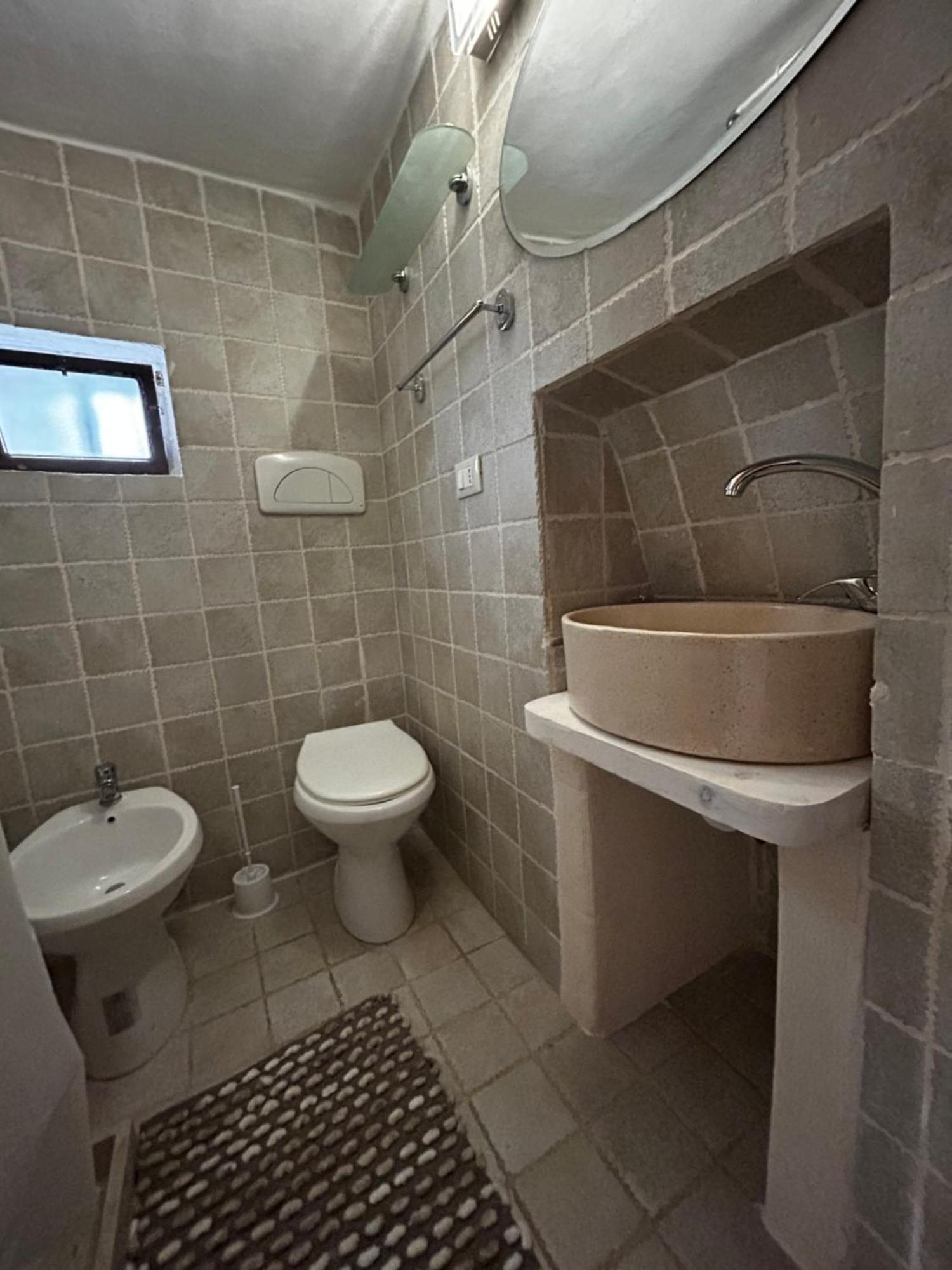 אוסטוני La 9 Guest House מראה חיצוני תמונה